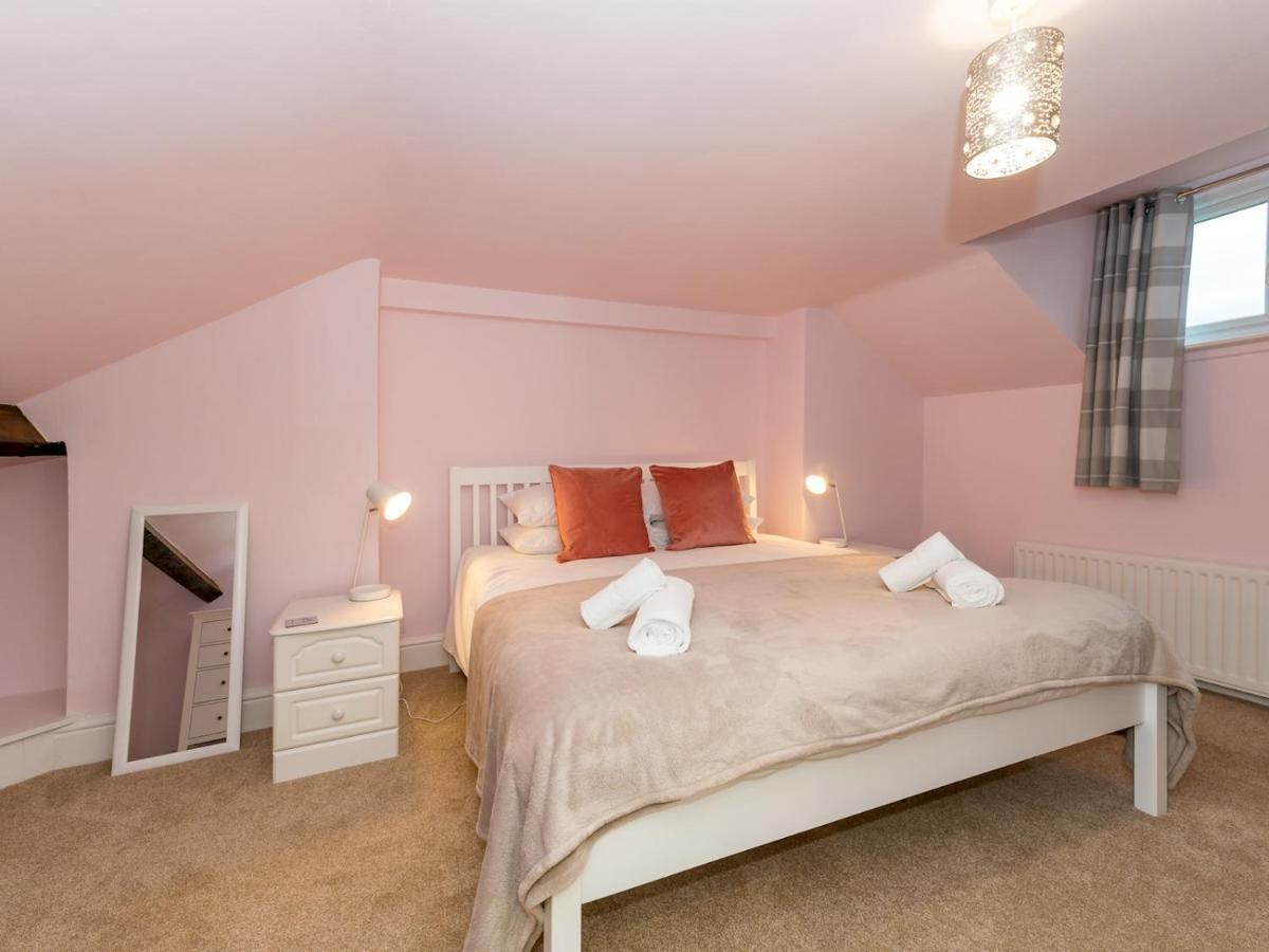 שרוסברי Pass The Keys 3 Storey Townhouse מראה חיצוני תמונה