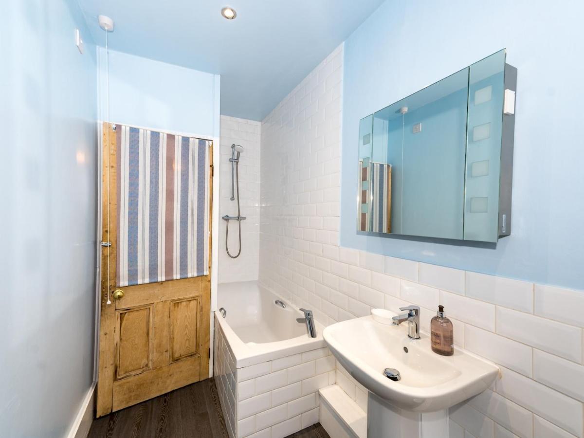 שרוסברי Pass The Keys 3 Storey Townhouse מראה חיצוני תמונה