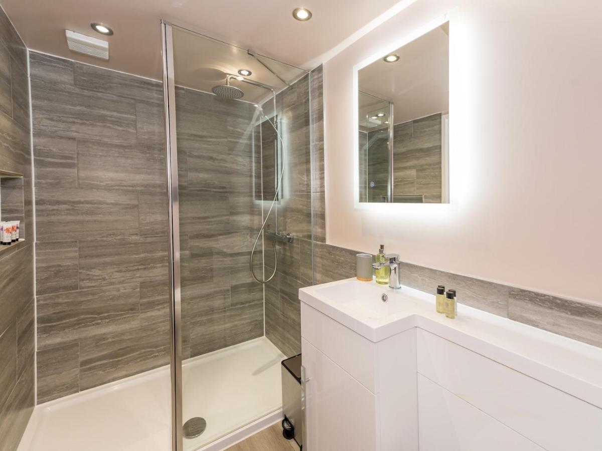 שרוסברי Pass The Keys 3 Storey Townhouse מראה חיצוני תמונה